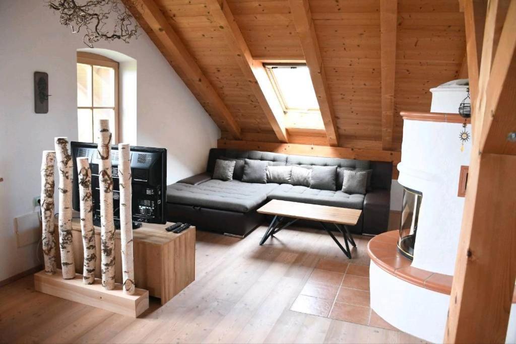 Ferienwohnung Glueck Saaldorf-Surheim ภายนอก รูปภาพ