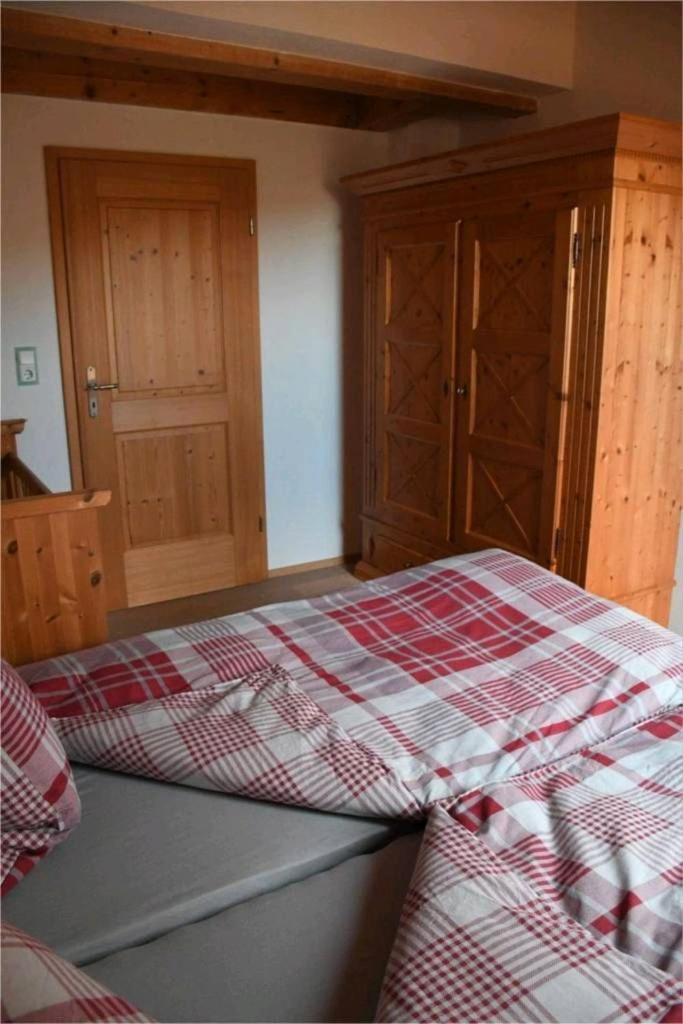 Ferienwohnung Glueck Saaldorf-Surheim ภายนอก รูปภาพ