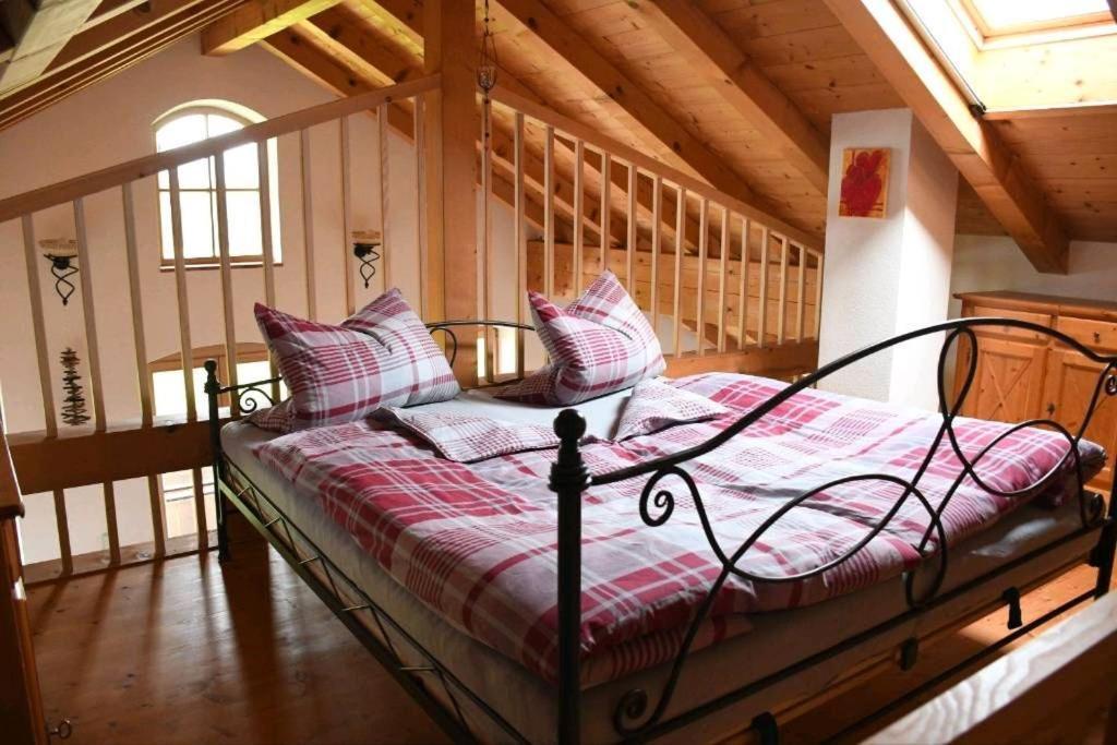 Ferienwohnung Glueck Saaldorf-Surheim ภายนอก รูปภาพ