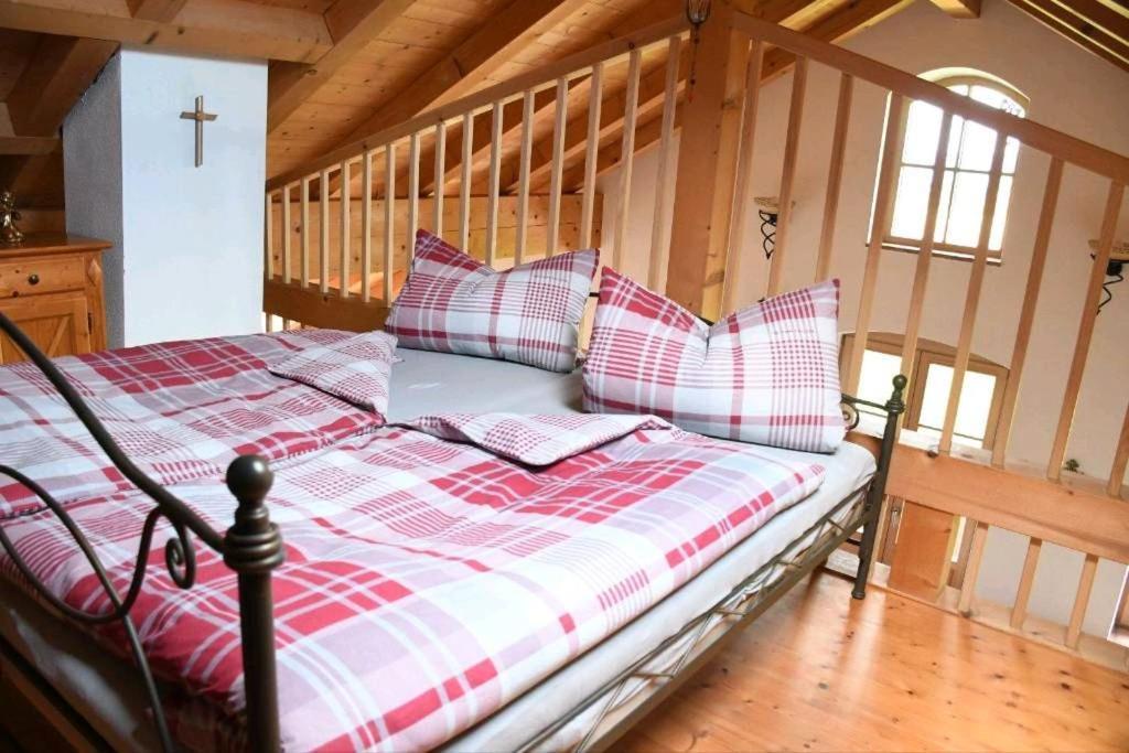 Ferienwohnung Glueck Saaldorf-Surheim ภายนอก รูปภาพ